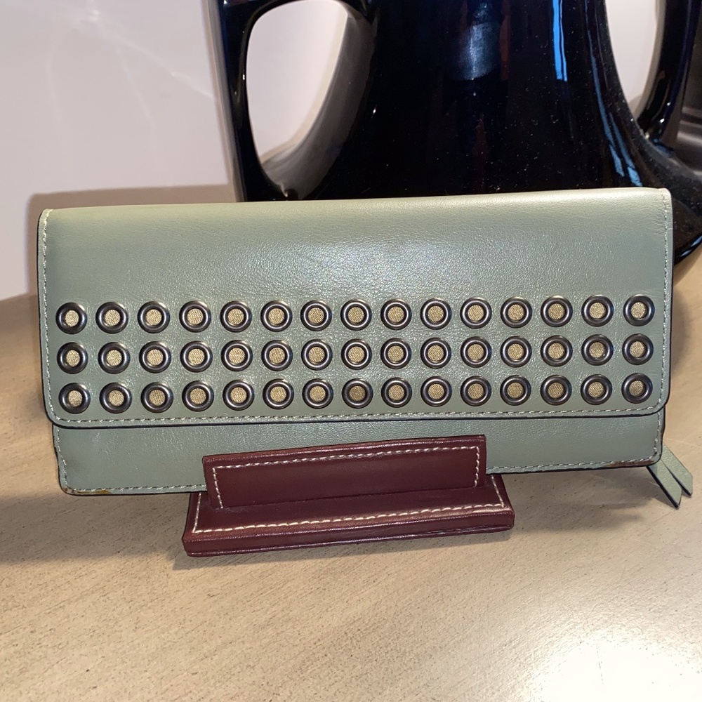 COACH Bleecker Grommet Olive grey leather slim credit card wallet clutch
